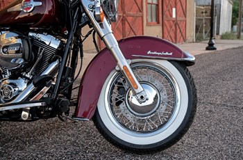 Harley-Davidson Softail Heritage Classic FLSTC 2017 - Bild 3